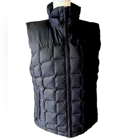 Columbia Jackets & Blazers - Columbia black down filled zip front vest size M
